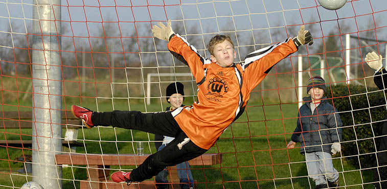 The life of a small goalkeeper aged 12-14 years 